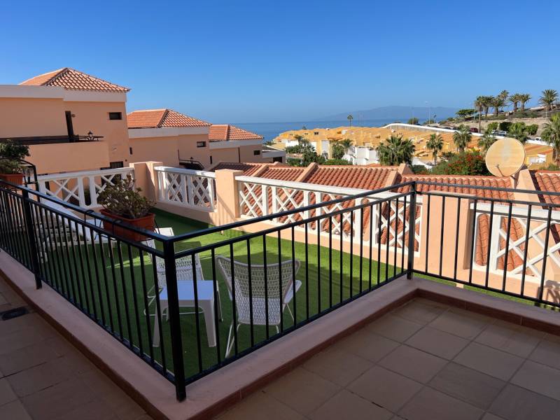 APARTAMENTO VACACIONAL CON ENORMES TERRAZAS COSTA ADEJE