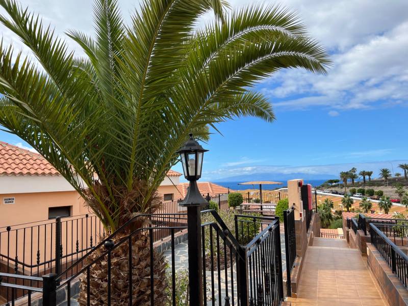 APARTAMENTO VACACIONAL CON ENORMES TERRAZAS COSTA ADEJE