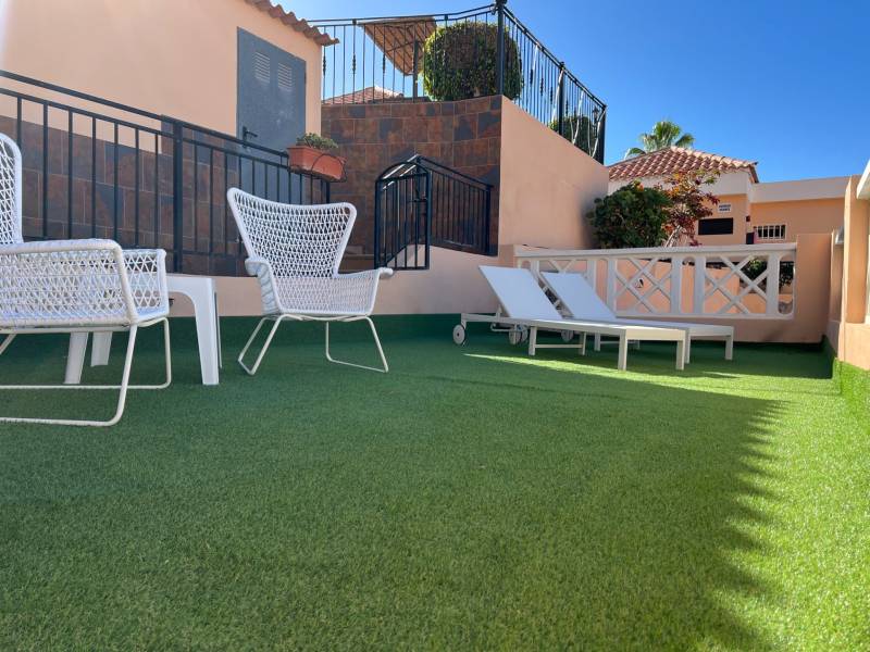 APARTAMENTO VACACIONAL CON ENORMES TERRAZAS COSTA ADEJE