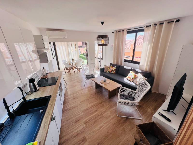 APARTAMENTO VACACIONAL CON ENORMES TERRAZAS COSTA ADEJE