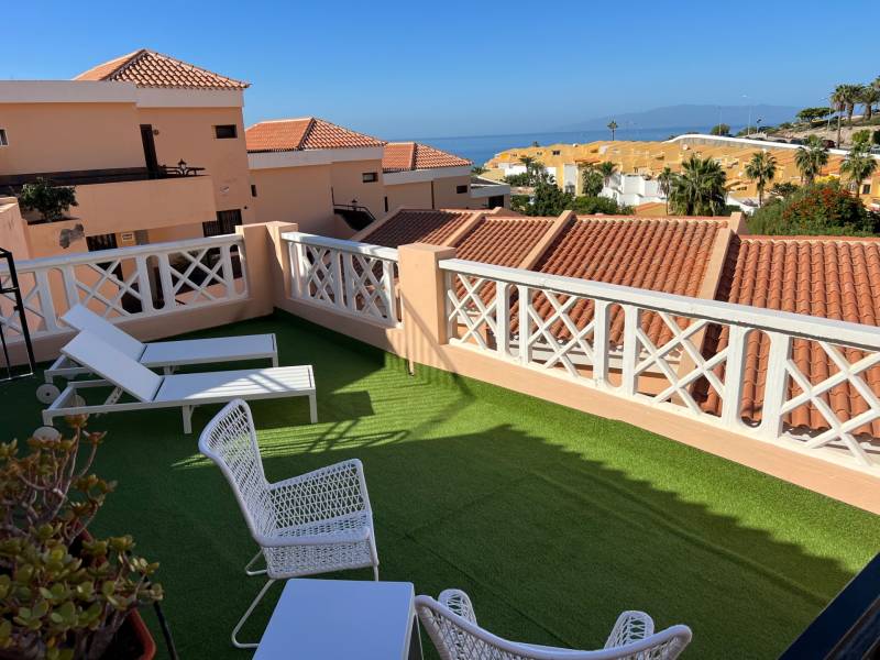 APARTAMENTO VACACIONAL CON ENORMES TERRAZAS COSTA ADEJE