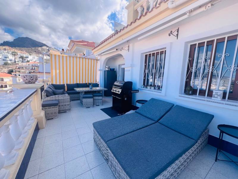 APARTAMENTO VACACIONAL CON HERMOSAS VISTAS COSTA ADEJE