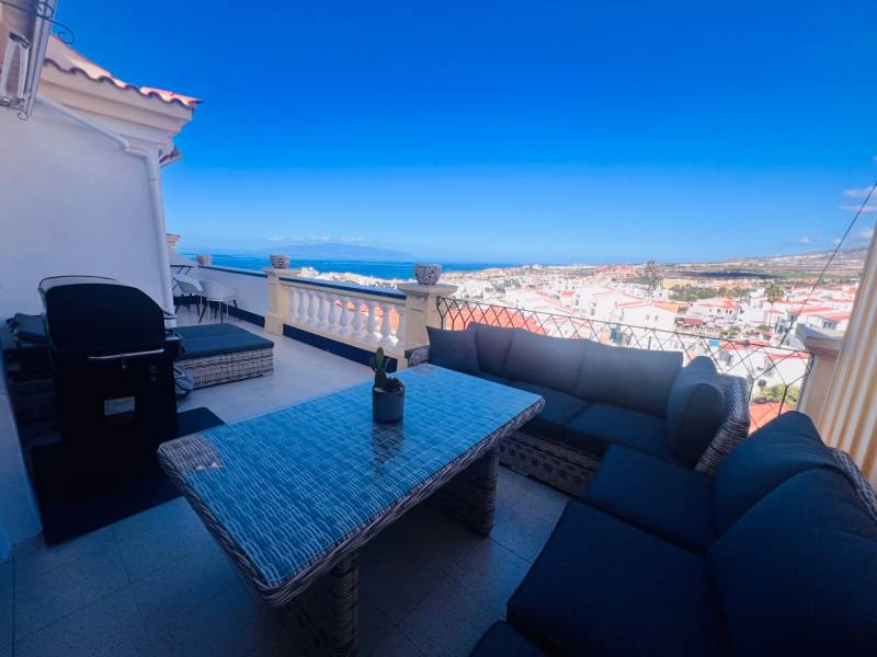 APARTAMENTO VACACIONAL CON HERMOSAS VISTAS COSTA ADEJE