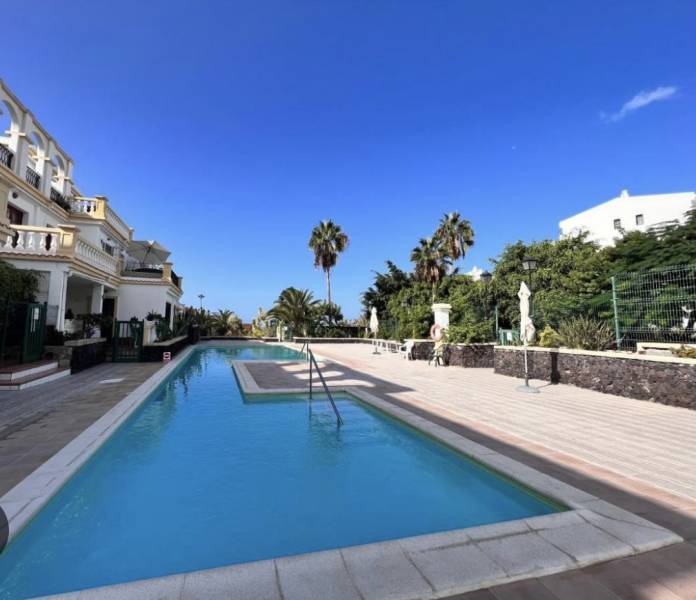 APARTAMENTO VACACIONAL CON HERMOSAS VISTAS COSTA ADEJE