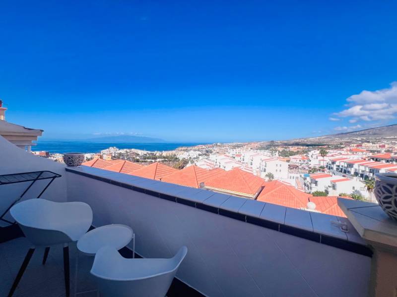 APARTAMENTO VACACIONAL CON HERMOSAS VISTAS COSTA ADEJE