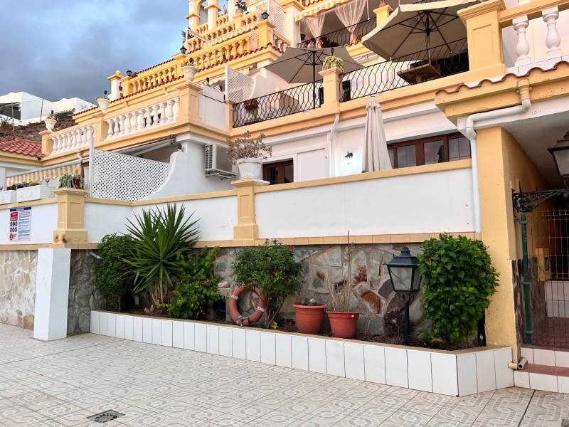 AMPLIO APARTAMENTO EN SAN EUGENIO ALTO COSTA ADEJE