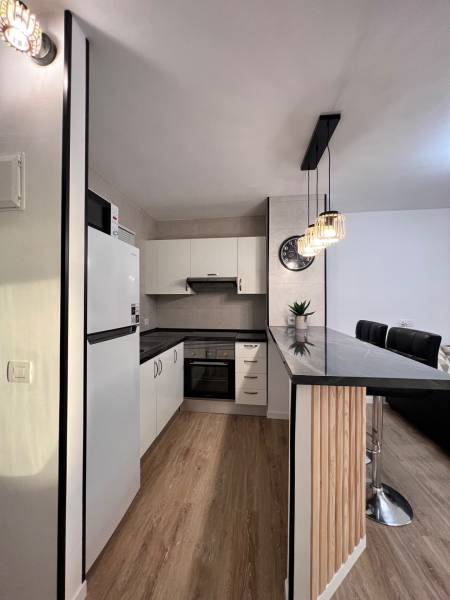 AMPLIO APARTAMENTO EN SAN EUGENIO ALTO COSTA ADEJE
