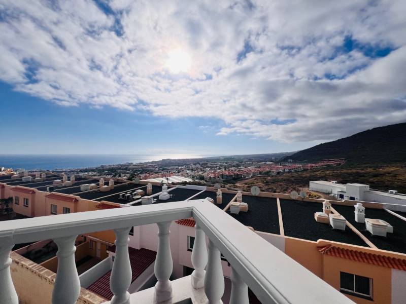APARTAMENTO CON VISTA AL MAR EN ROQUE DEL CONDE