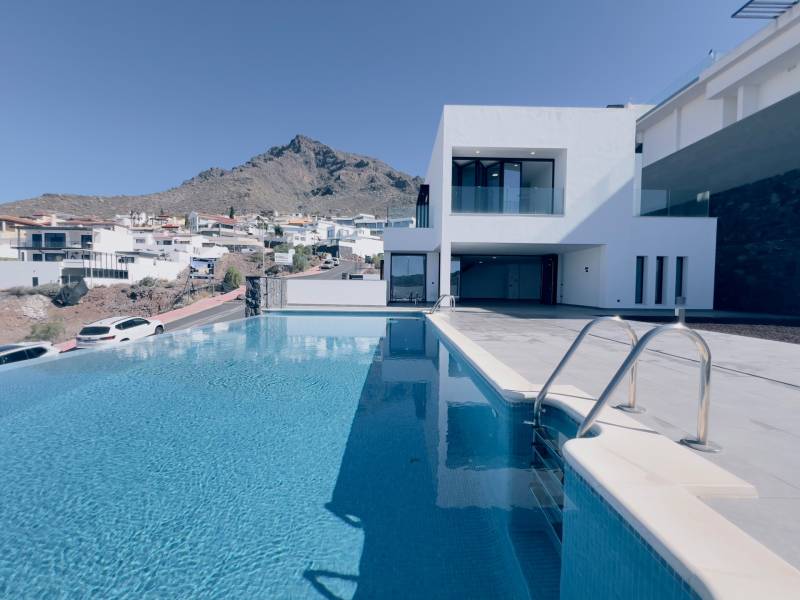 HERMOSA VILLA CON VISTA AL MAR CON PISCINA PRIVADA COSTA ADEJE
