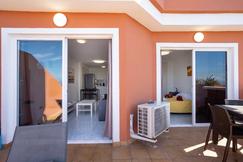 PRECIOSO APARTAMENTO CON VISTA AL MAR EN LOS GIGANTES EN VENTA