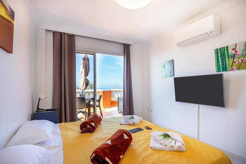 PRECIOSO APARTAMENTO CON VISTA AL MAR EN LOS GIGANTES EN VENTA