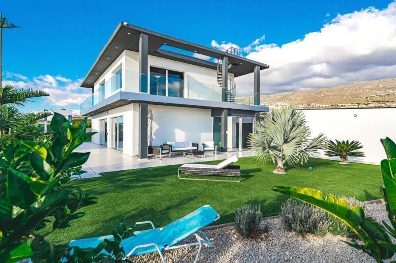 HERMOSA CASA CON VISTA AL MAR EN CHAYOFA