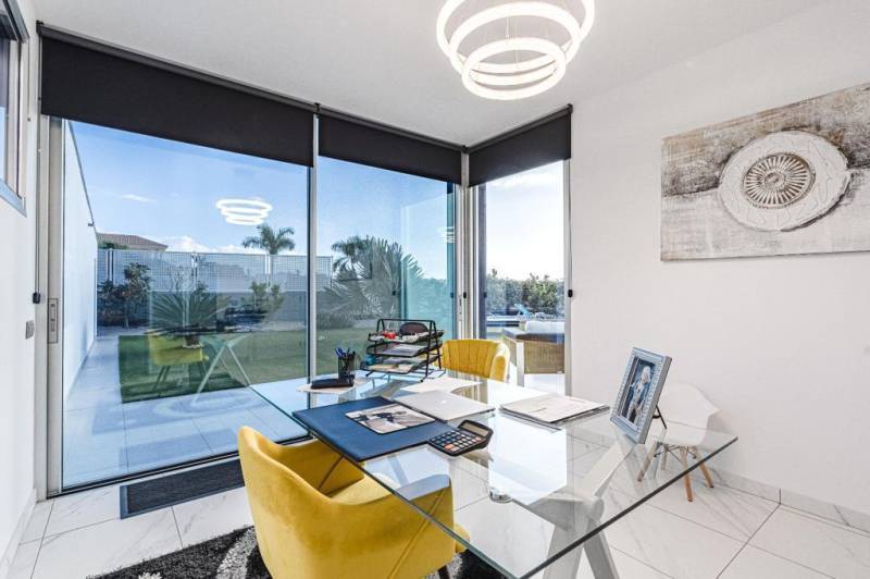 VILLA DE NUEVA CONSTRUCCIÓN EN PLAYA PARAISO