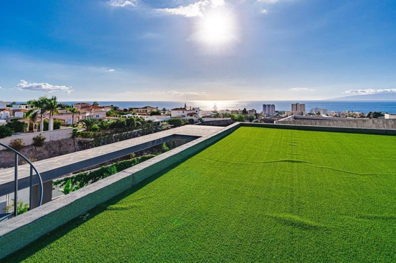 VILLA DE NUEVA CONSTRUCCIÓN EN PLAYA PARAISO